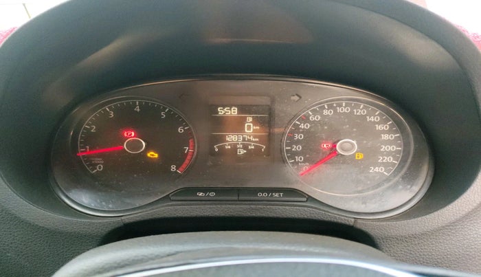 2018 Volkswagen Ameo HIGHLINE PLUS 1.0L 16 ALLOY, Petrol, Manual, 1,28,374 km, interior