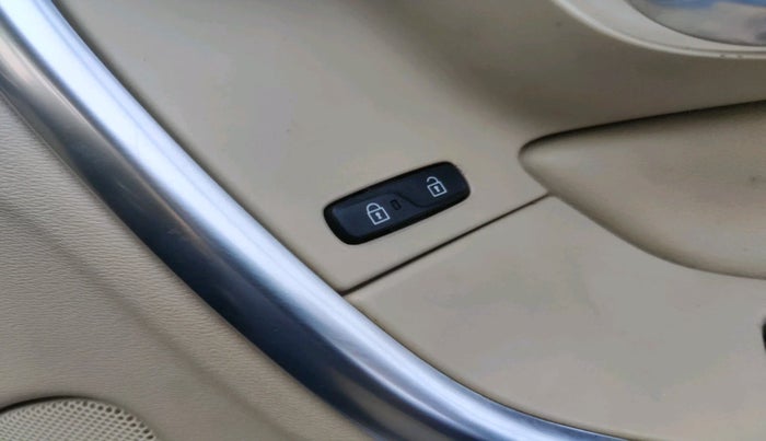 2014 Volvo S60 SUMMUM D5, Diesel, Automatic, 1,14,445 km, interior