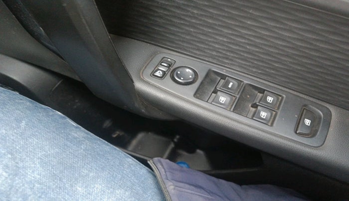 2022 Renault Kiger RXZ MT, Petrol, Manual, 45,252 km, interior