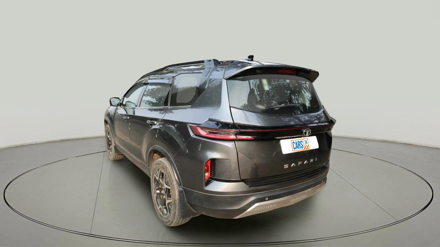 2023 Tata Safari ACCOMPLISHED PLUS DUAL TONE AT, Diesel, Automatic, 1,40,983 km, exterior
