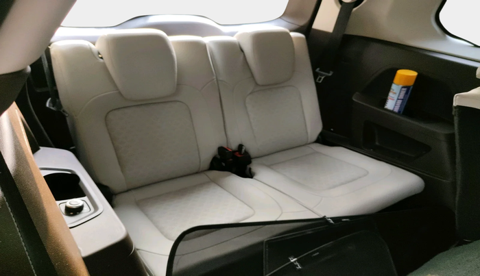 2023 Tata Safari ACCOMPLISHED PLUS DUAL TONE AT, Diesel, Automatic, 1,40,983 km, interior