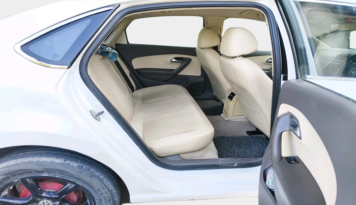 2013 Volkswagen Vento HIGHLINE DIESEL 1.6, Diesel, Manual, 1,72,856 km, interior