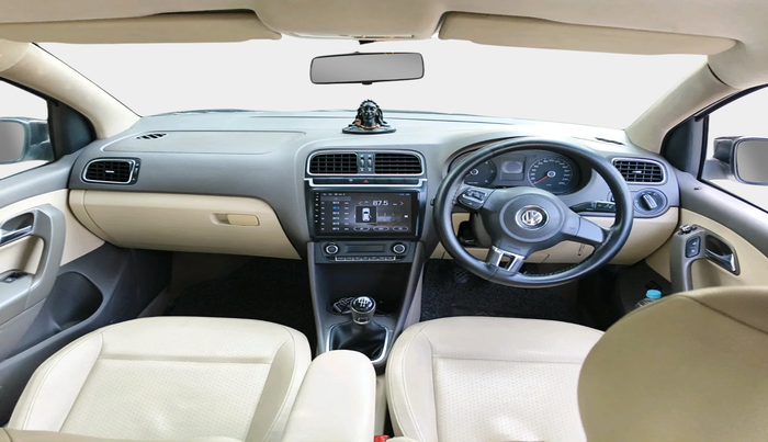 2013 Volkswagen Vento HIGHLINE DIESEL 1.6, Diesel, Manual, 1,72,856 km, interior