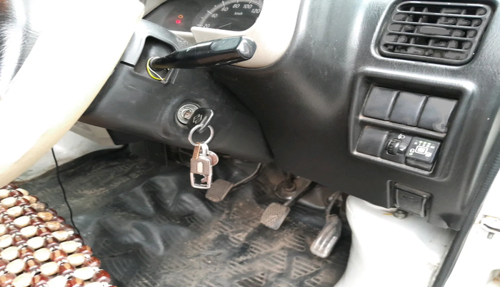 2017 Maruti Eeco 5 STR WITH A/C+HTR, Petrol, Manual, 63,496 km, interior