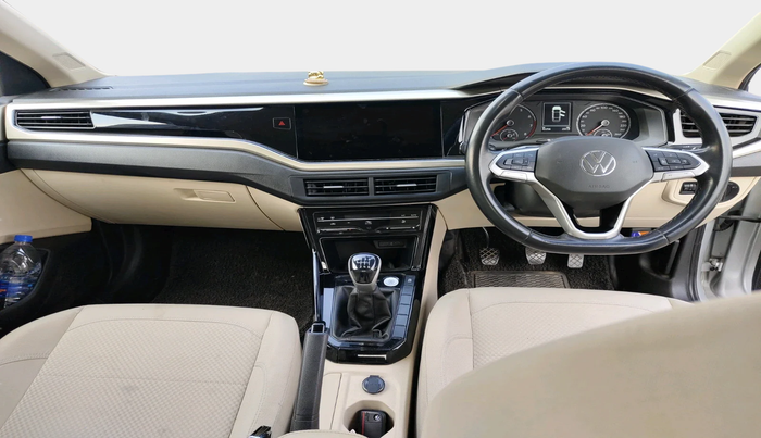 2022 Volkswagen VIRTUS HIGHLINE TSI 1.0 MT, Petrol, Manual, 42,256 km, interior