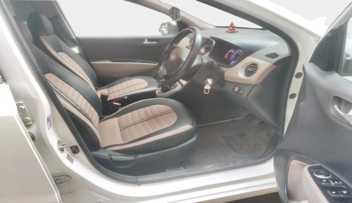 2016 Hyundai Grand i10 SPORTZ 1.2 KAPPA VTVT, Petrol, Manual, 1,18,073 km, interior