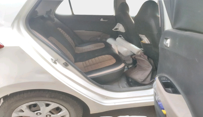 2016 Hyundai Grand i10 SPORTZ 1.2 KAPPA VTVT, Petrol, Manual, 1,18,073 km, interior