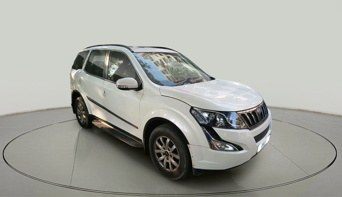 2017 Mahindra XUV500 W10 AT, Diesel, Automatic, 1,97,559 km, exterior