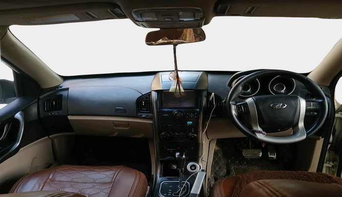 2017 Mahindra XUV500 W10 AT, Diesel, Automatic, 1,97,559 km, interior