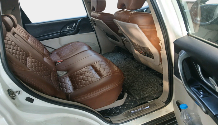 2017 Mahindra XUV500 W10 AT, Diesel, Automatic, 1,97,559 km, interior