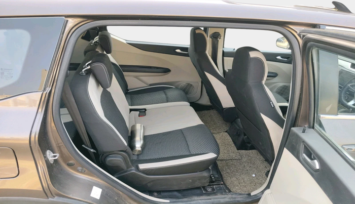 2022 Renault TRIBER RXZ, Petrol, Manual, 24,595 km, interior