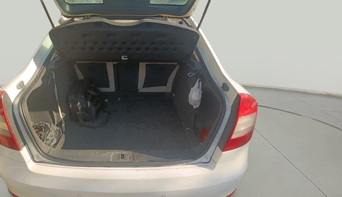 2013 Skoda Laura ELEGANCE 2.0 TDI CR AT, Diesel, Automatic, 1,29,165 km, exterior