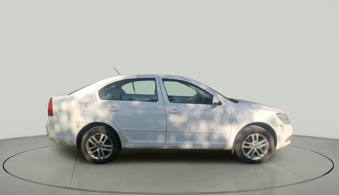 2013 Skoda Laura ELEGANCE 2.0 TDI CR AT, Diesel, Automatic, 1,29,165 km, exterior