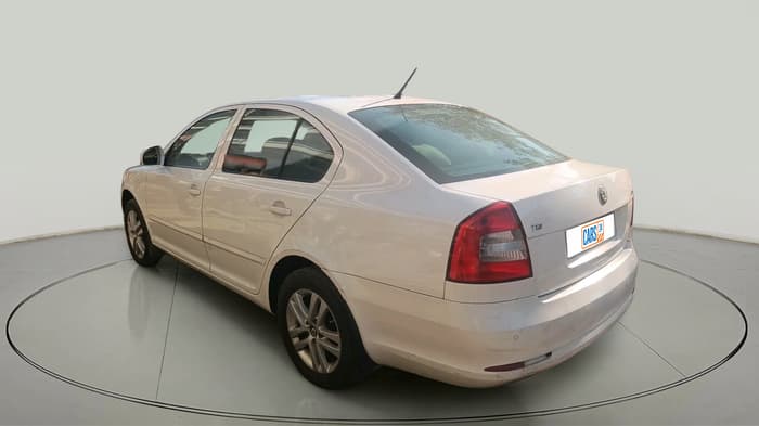 2013 Skoda Laura ELEGANCE 2.0 TDI CR AT, Diesel, Automatic, 1,29,165 km, exterior