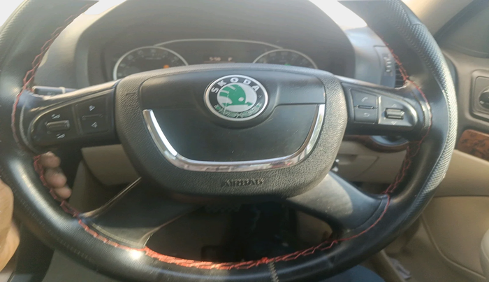 2013 Skoda Laura ELEGANCE 2.0 TDI CR AT, Diesel, Automatic, 1,29,165 km, interior