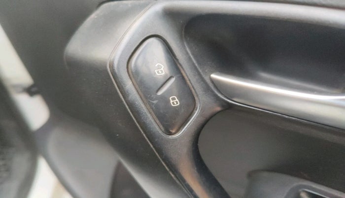 2017 Volkswagen Ameo TRENDLINE 1.5L, Diesel, Manual, 87,690 km, interior