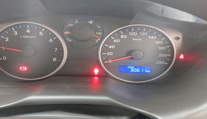 2013 Hyundai i20 MAGNA 1.2, Petrol, Manual, 30,611 km, interior