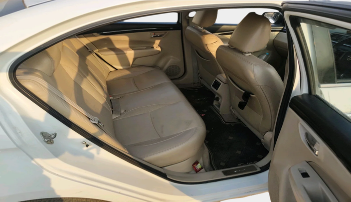 2015 Maruti Ciaz ZDI+ SHVS, Diesel, Manual, 70,127 km, interior