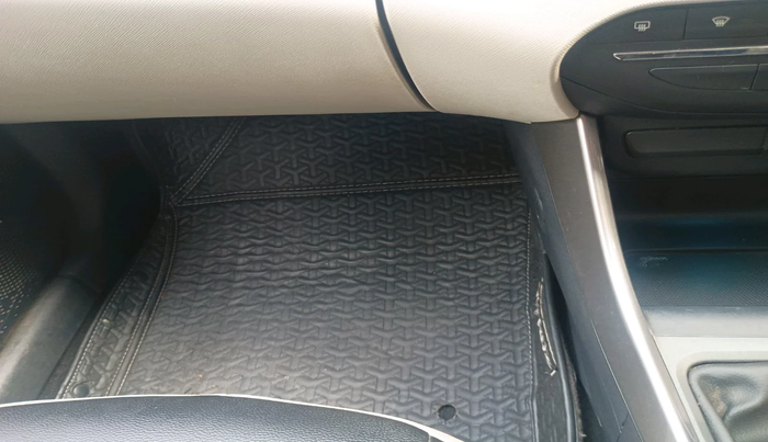 2023 Tata ALTROZ XZ CNG, Petrol, Manual, 35,613 km, interior