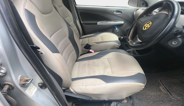 2011 Toyota Etios Liva V, Petrol, Manual, 81,041 km, interior