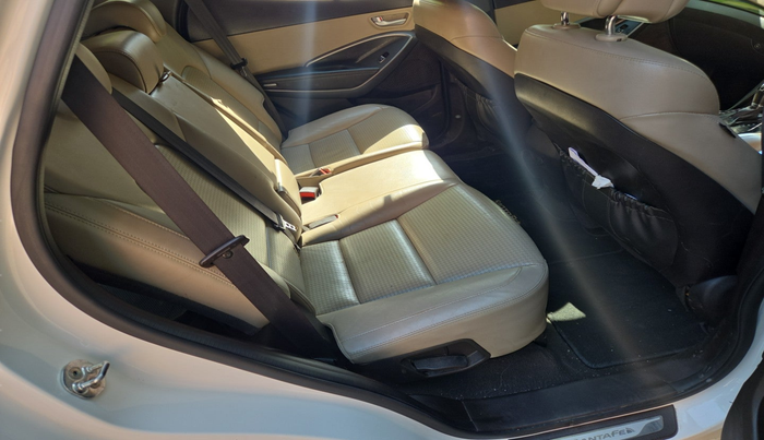 2014 Hyundai Santa Fe 4 WD AT, Diesel, Automatic, 1,71,023 km, interior