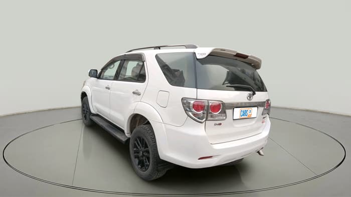 2014 Toyota Fortuner 3.0 4X2 MT, Diesel, Manual, 1,21,804 km, exterior