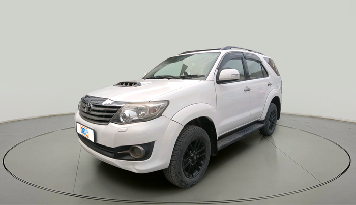 2014 Toyota Fortuner 3.0 4X2 MT, Diesel, Manual, 1,21,804 km, exterior
