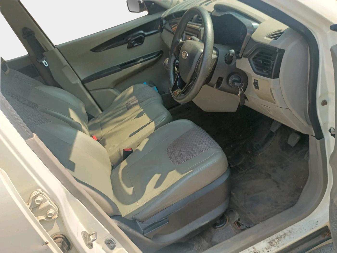 2017 Mahindra Kuv100 K4 D 6 STR, Diesel, Manual, 7,491 km, interior