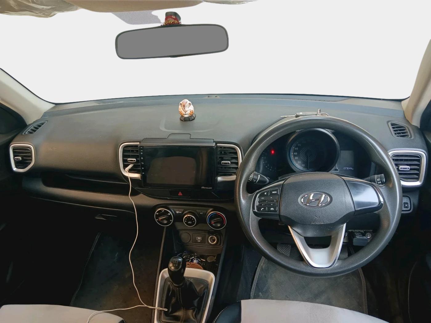2020 Hyundai VENUE S 1.2, Petrol, Manual, 1,37,644 km, interior