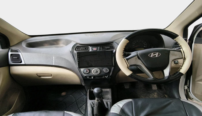 2017 Hyundai Eon ERA PLUS (O), Petrol, Manual, 88,340 km, interior