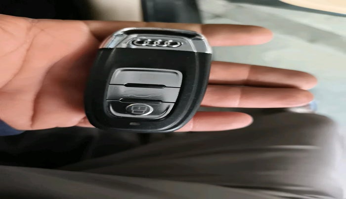 2013 Audi A6 2.0 TDI PREMIUM, Diesel, Automatic, 1,60,209 km, interior