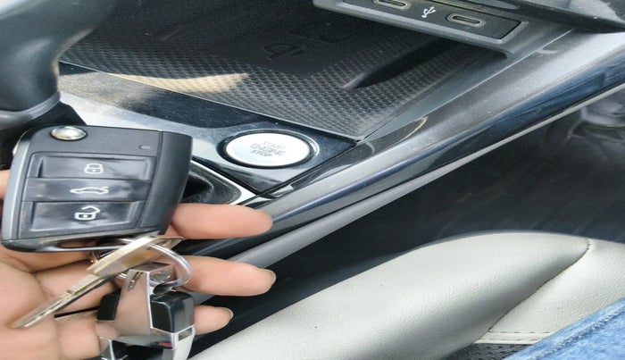 2021 Volkswagen TAIGUN TOPLINE 1.0 TSI AT, Petrol, Automatic, 53,579 km, interior