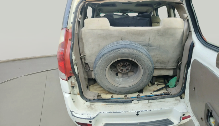 2010 Mahindra Xylo E8, Diesel, Manual, 4,05,248 km, exterior