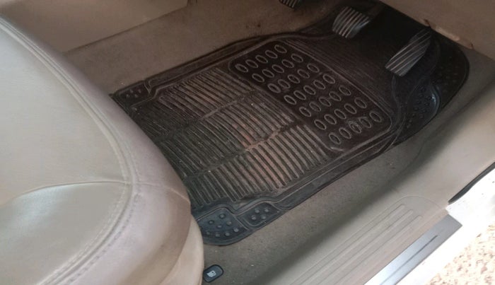 2012 Chevrolet Aveo LT 1.4, Petrol, Manual, 49,646 km, interior