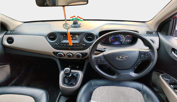 2017 Hyundai Grand i10 SPORTZ 1.2 KAPPA VTVT, Petrol, Manual, 31,853 km, interior