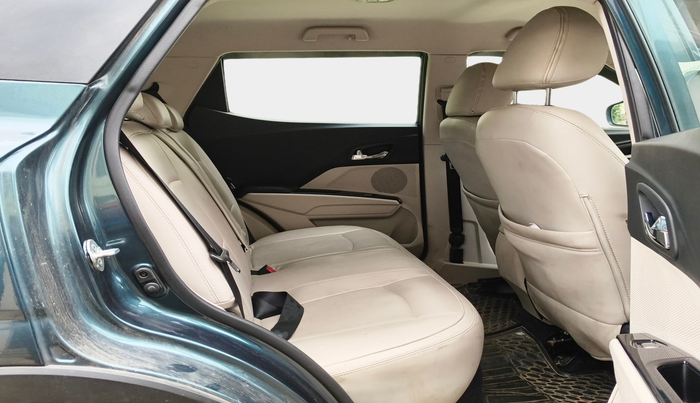 2021 Mahindra XUV300 W8 1.2 PETROL, Petrol, Manual, 58,155 km, interior