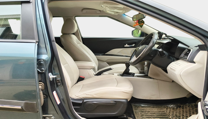 2021 Mahindra XUV300 W8 1.2 PETROL, Petrol, Manual, 58,155 km, interior