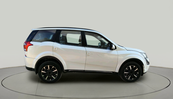 2018 Mahindra XUV500 W11, Diesel, Manual, 2,23,991 km, exterior