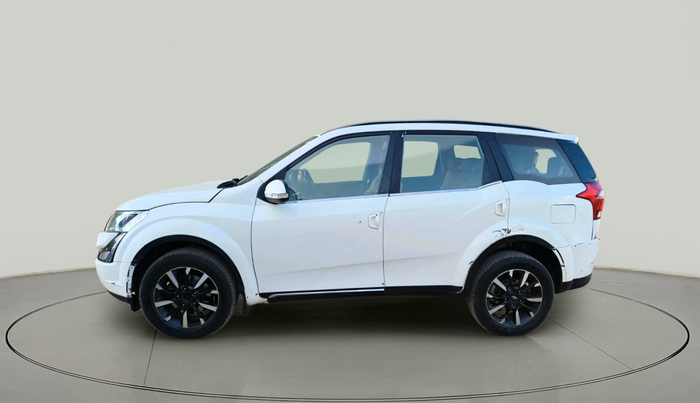 2018 Mahindra XUV500 W11, Diesel, Manual, 2,23,991 km, exterior