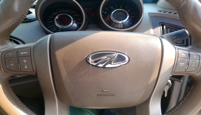 2015 Mahindra XUV500 W8, Diesel, Manual, 77,225 km, interior