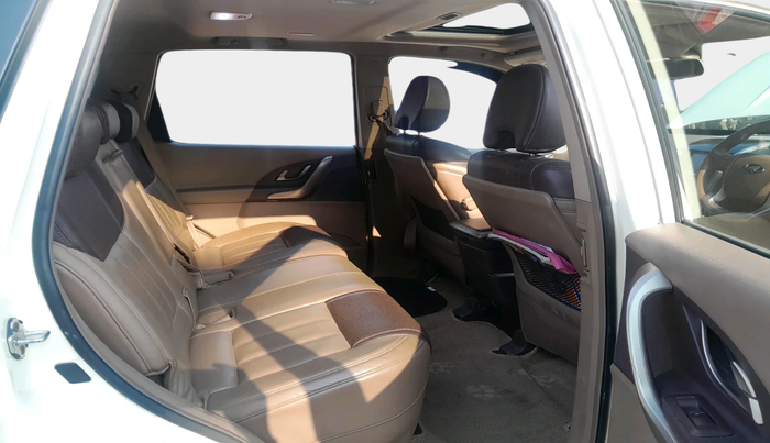 2015 Mahindra XUV500 W8, Diesel, Manual, 77,225 km, interior