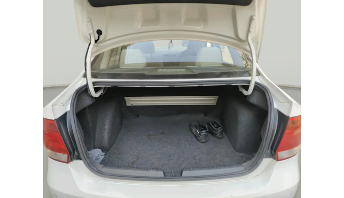 2013 Volkswagen Vento HIGHLINE DIESEL 1.6, Diesel, Manual, 81,144 km, exterior