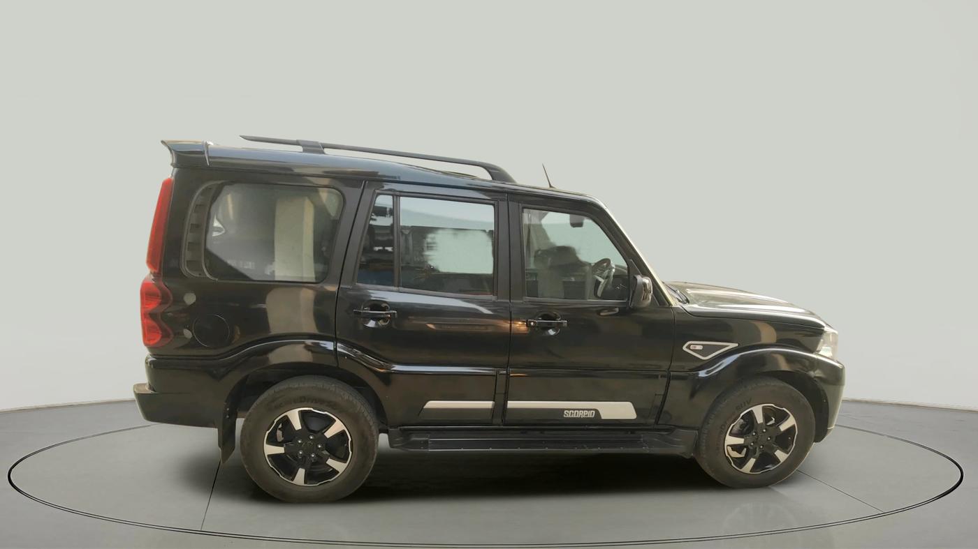 2025 Mahindra SCORPIO CLASSIC S11 7STR, Diesel, Manual, 16,227 km, exterior