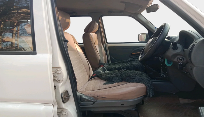 2014 Mahindra Scorpio EX M2DI, Diesel, Manual, 1,49,730 km, interior