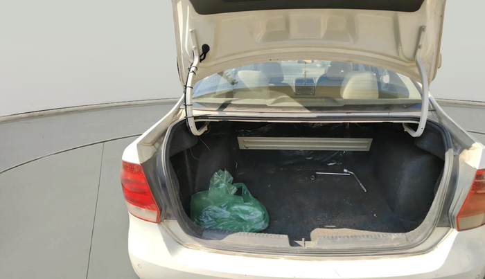 2012 Volkswagen Vento HIGHLINE DIESEL 1.6, Diesel, Manual, 80,132 km, exterior