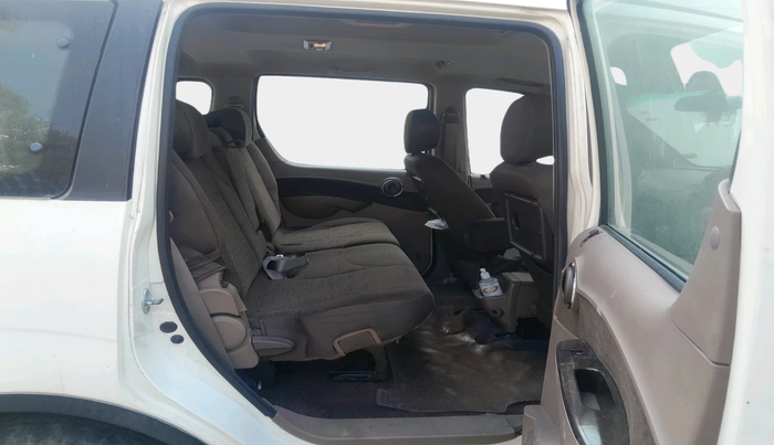 2014 Mahindra Xylo H8 ABS AIRBAG BS IV, Diesel, Manual, 1,72,234 km, interior