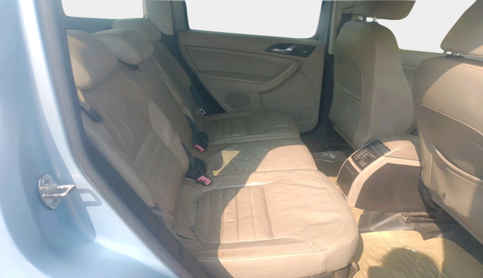 2011 Skoda Yeti ELEGANCE 2.0 TDI CR 4X4, Diesel, Manual, 1,15,980 km, interior