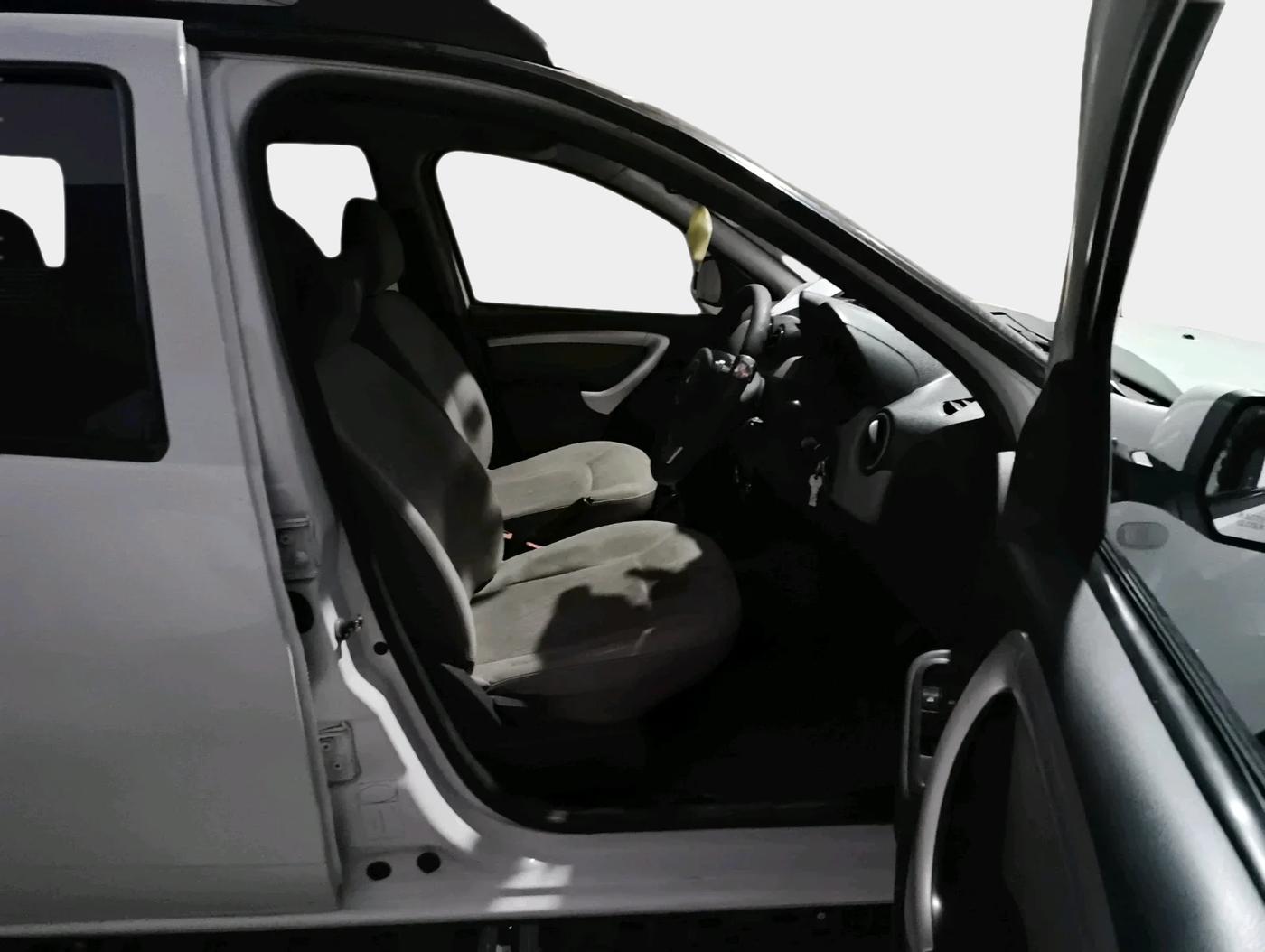 2014 Renault Duster 85 PS RXL DIESEL, Diesel, Manual, 1,82,571 km, interior