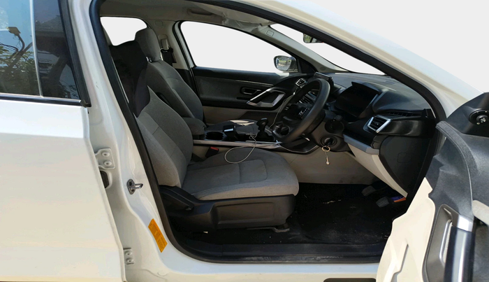 2024 Tata Safari PURE (O), Diesel, Manual, 45,698 km, interior