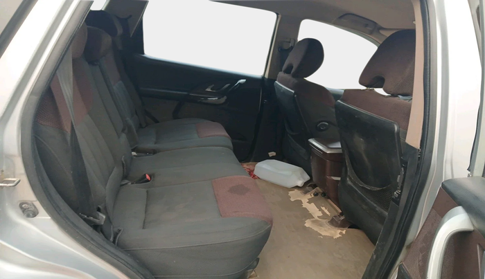 2013 Mahindra XUV500 W8, Diesel, Manual, 2,31,637 km, interior